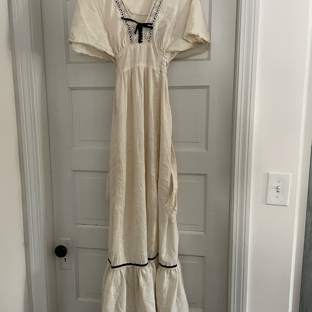 Cottagecore Dress with  Crocheted-Lace Trim - Picture 3 of 6